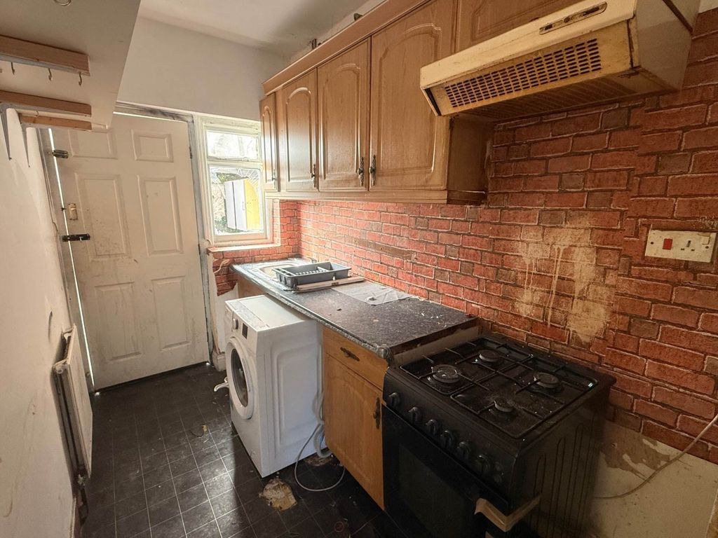 Additional image 4 of 3 bed town house for saleGreenwood Road, Leicester LE5