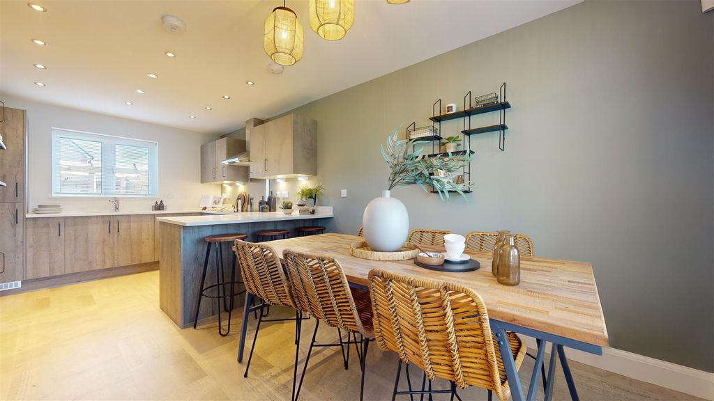 3 bed detached house for saleZephyr Place, Devizes SN10 photo 3