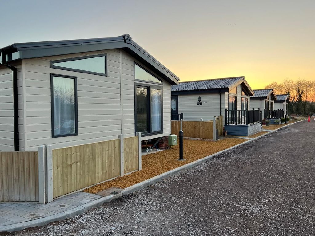 2 bed mobile/park home for saleThe Meadows, Claverley, Wolverhampton WV5