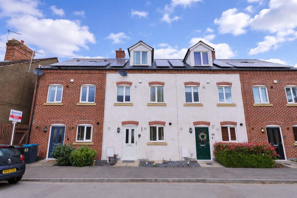 3 bed town house for saleChurch Street, Earl Shilton LE9