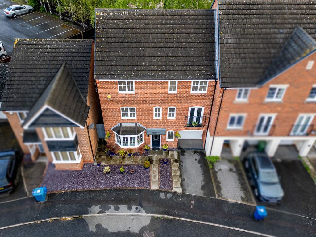 Additional image 31 of 5 bed town house for saleBarlow Avenue, Glascote, Tamworth B77