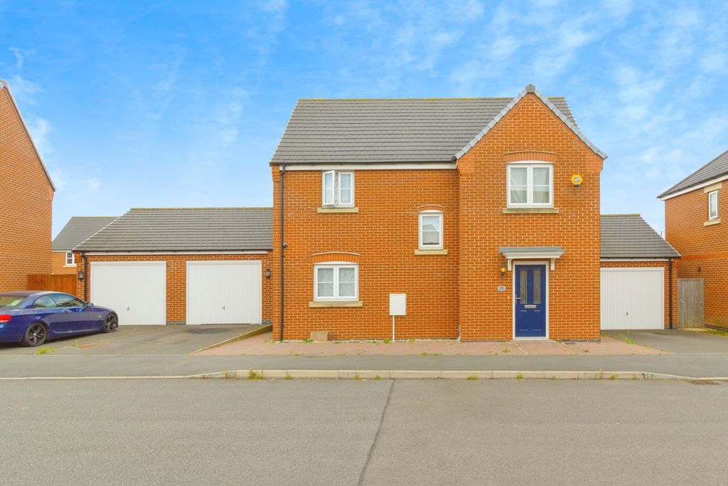 3 bed detached house for saleLapwing Drive, Birstall, Leicester, Leicestershire LE4