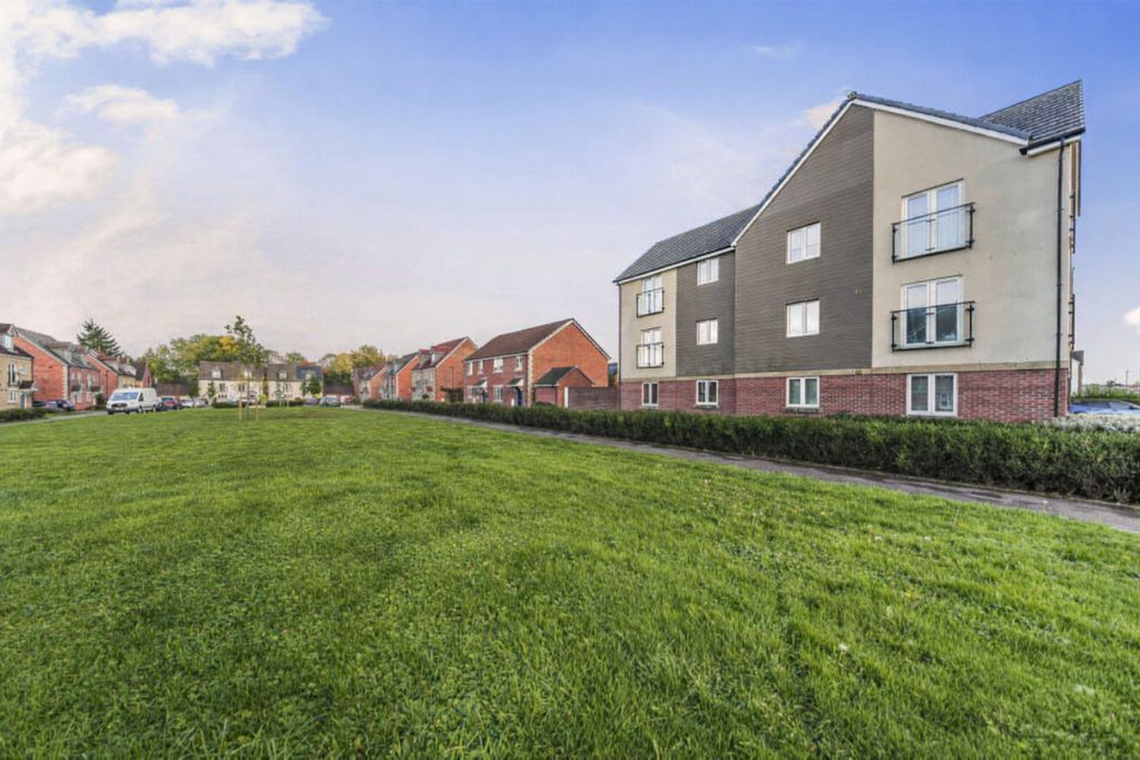 1 bed flat for saleHomington Avenue, Swindon, 6 SN3