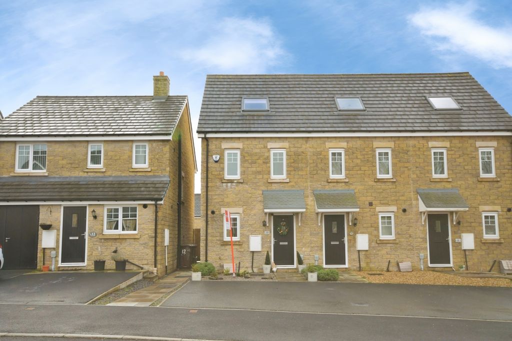 3 bed end terrace house for saleCurlew Avenue, Buxton, Derbyshire SK17