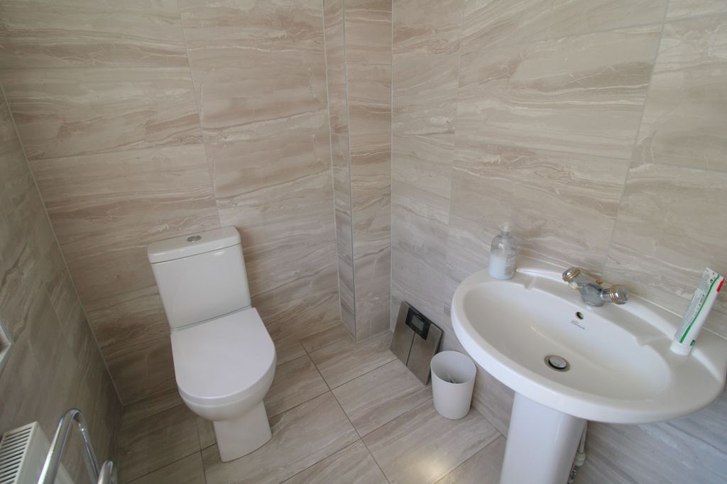 Additional image 6 of 4 bed detached house for saleGuestwick Green, Hamilton LE5