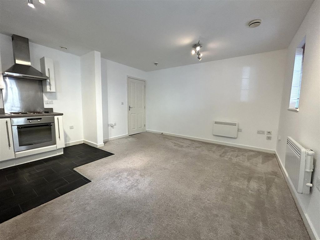 Additional image 5 of 2 bed flat for saleFlowers Yard, Chippenham SN15