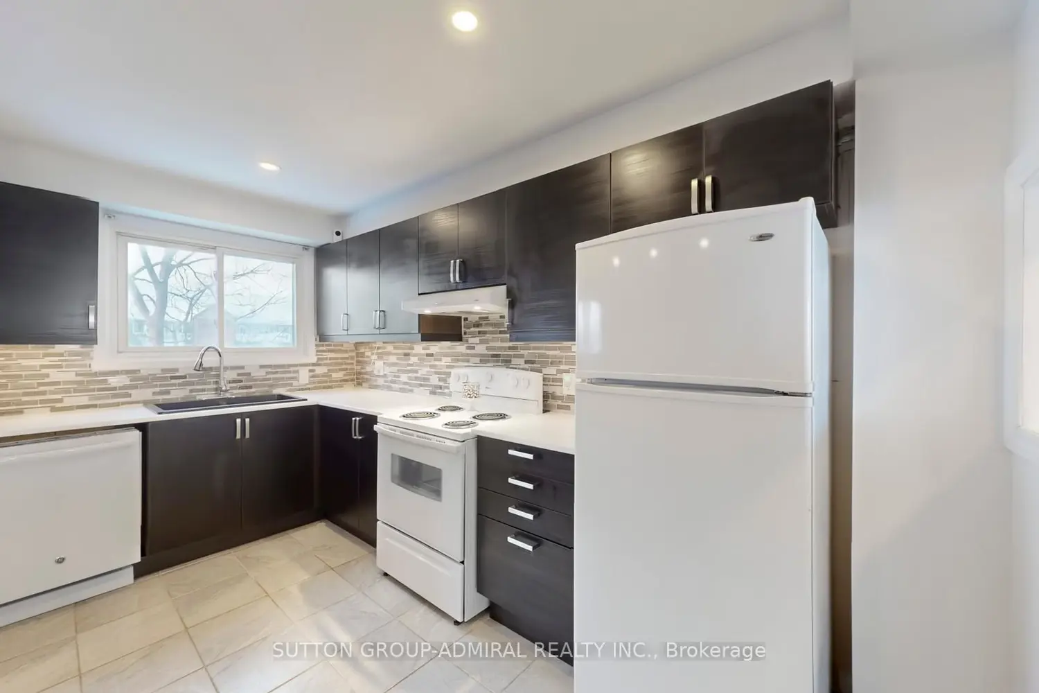 Additional image 9 of 64 Bronte Street 8