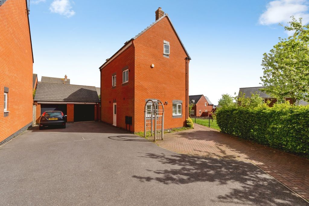 Additional image 23 of 4 bed detached house for salePasture Drive, Birstall, Leicester, Leicestershire LE4