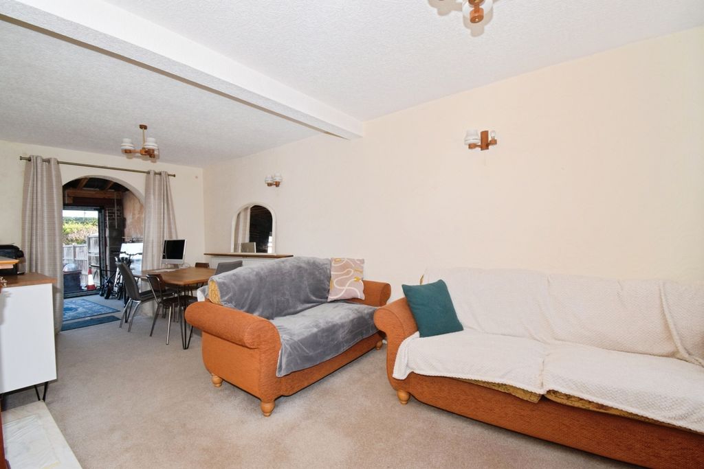 Additional image 2 of 3 bed semi-detached house for saleMere Road, Wigston, Leicestershire LE18