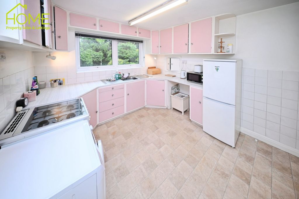 Additional image 4 of 3 bed detached house for saleCarisbrooke Avenue, Knighton, Leicester, Leicestershire LE2