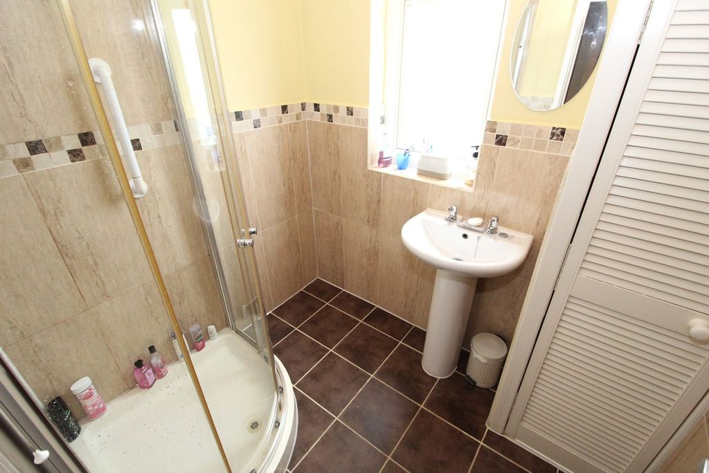 Additional image 12 of 3 bed semi-detached house for saleRichmond Drive, Glen Parva, Leicester LE2