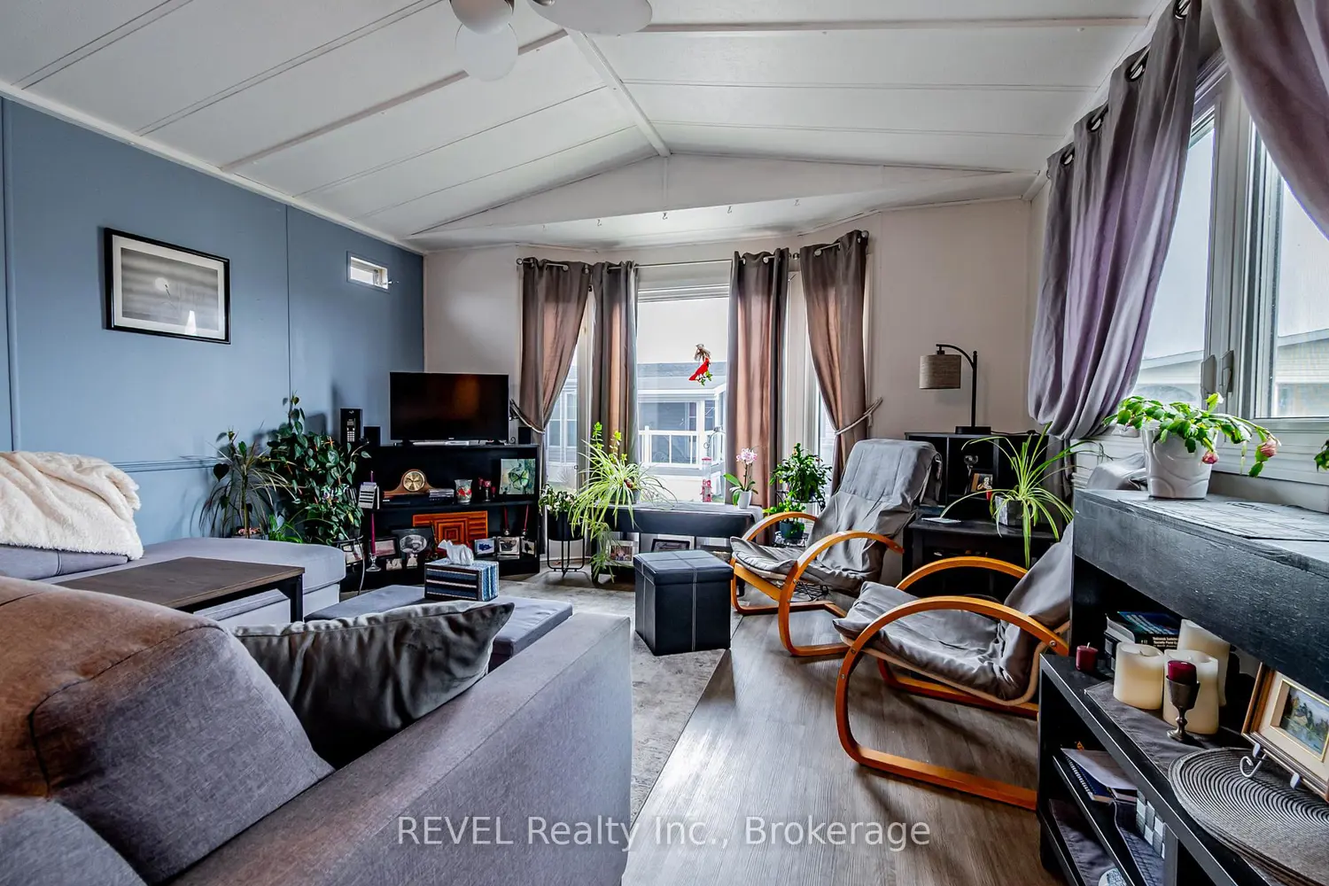 Additional image 3 of 3033 Townline Road 115