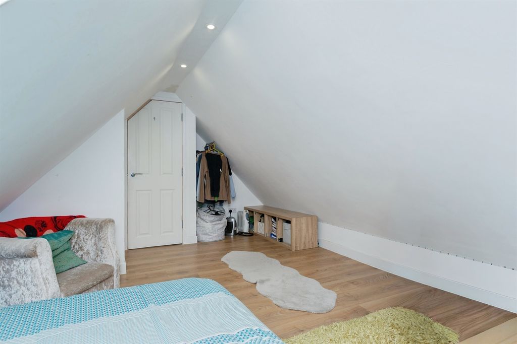 Additional image 12 of 5 bed semi-detached house for saleTollgate Close, Oadby, Leicester LE2