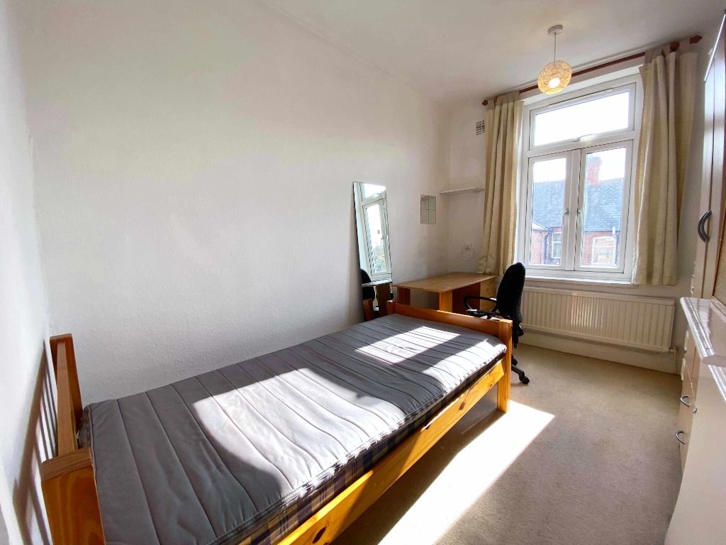 Additional image 9 of 5 bed terraced house for saleHartopp Road, Clarendon Park, Leicester LE2