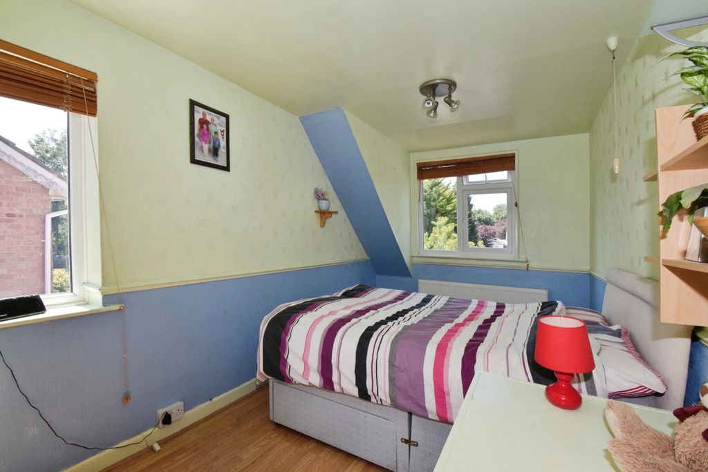 Additional image 8 of 3 bed semi-detached house for saleKent Crescent, Wigston, Leicestershire LE18