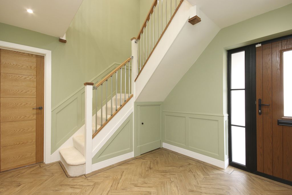 Additional image 4 of 4 bed detached house for saleCoton Lane, Tamworth B79