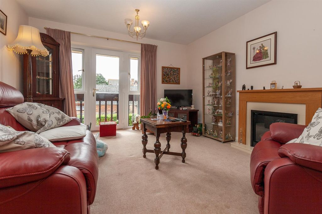 Additional image 4 of 2 bed flat for saleThe Mulberrys, Royal Wootton Bassett, Swindon SN4