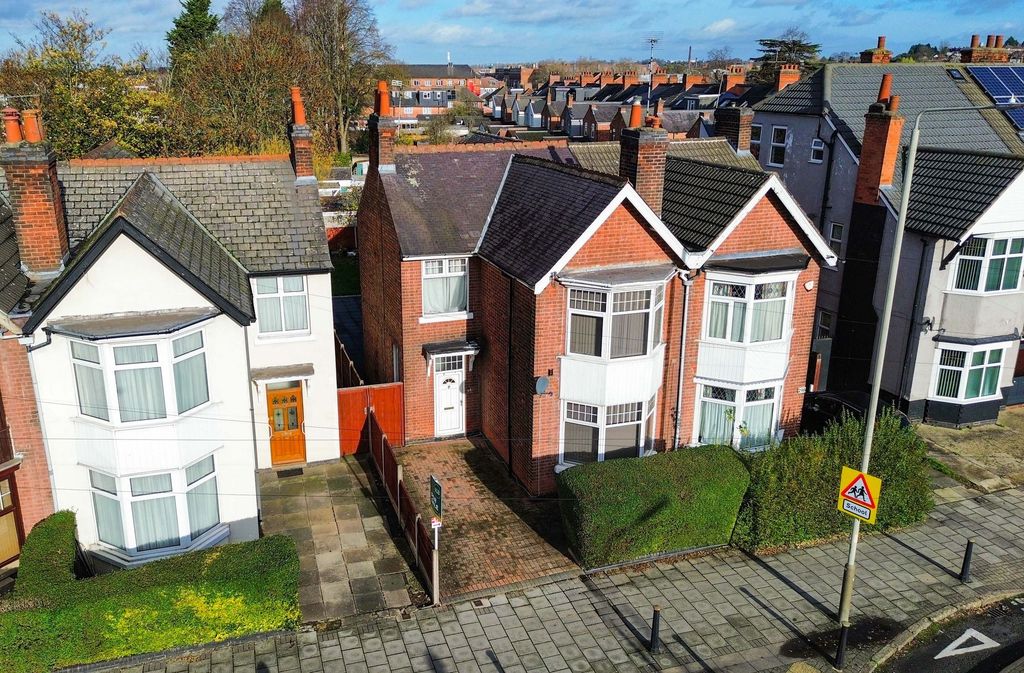 4 bed semi-detached house for saleEvington Road, Evington, Leicester LE2