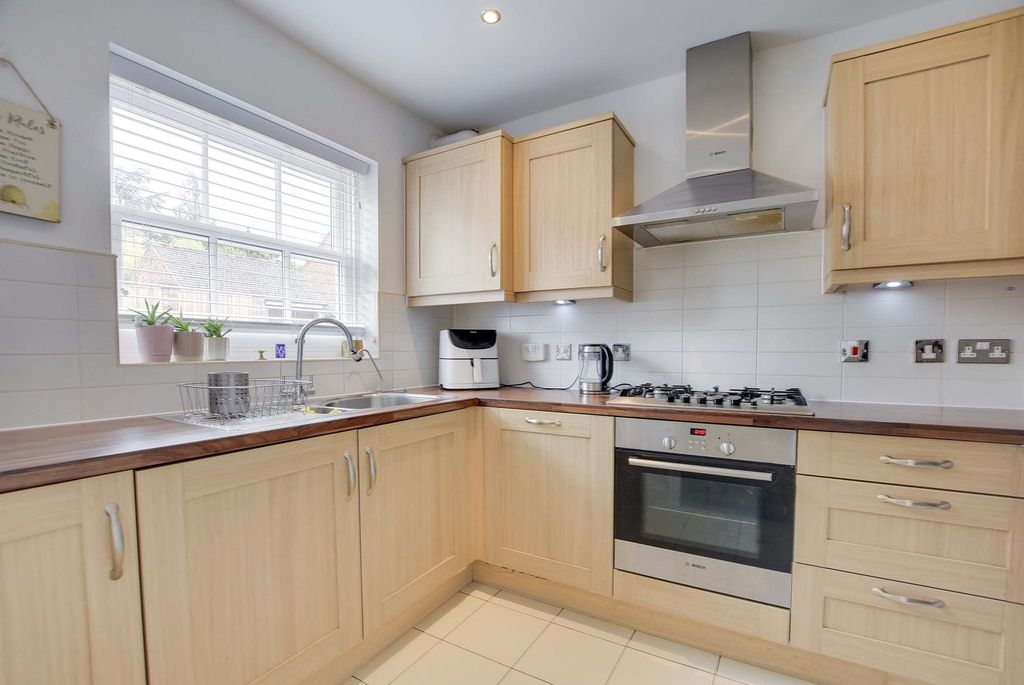 Additional image 10 of 4 bed semi-detached house for saleOrchard Close, Scraptoft, Leicester LE7