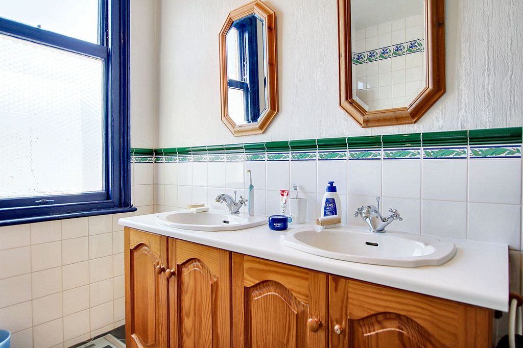 Additional image 29 of 5 bed semi-detached house for saleAlexandra Road, Leicester LE2