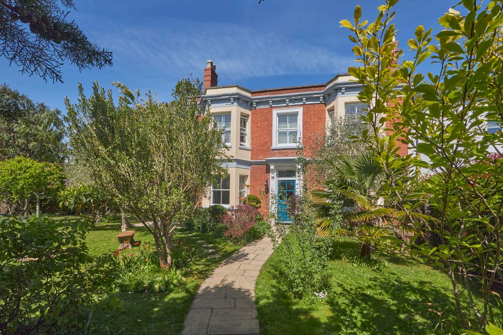 3 bed property for saleFriars Green, St Leonards, Exeter EX2
