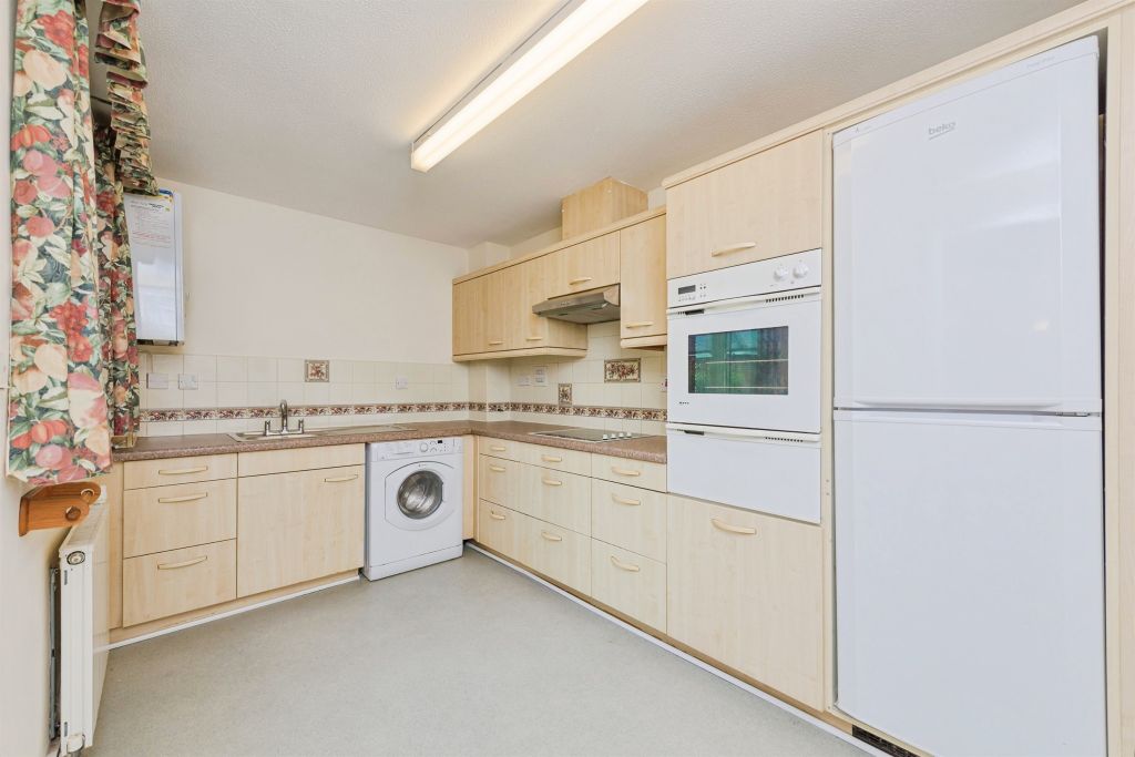 Additional image 3 of 1 bed flat for saleFour Oaks Road, Sutton Coldfield B74