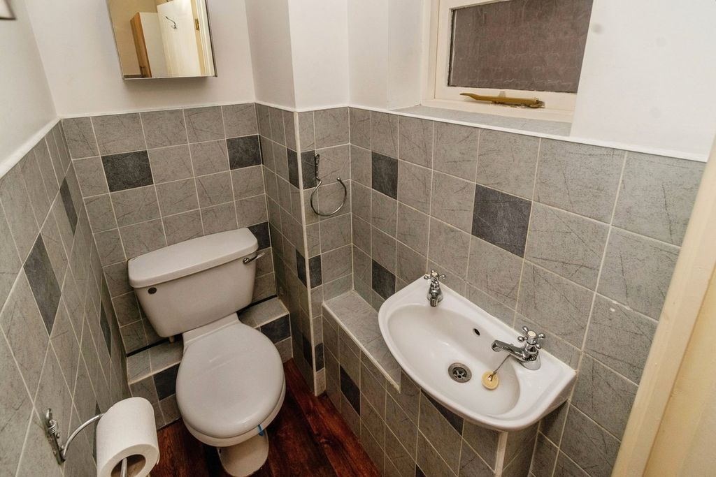 Additional image 9 of 5 bed detached house for saleClematis Drive, Pendeford, Wolverhampton WV9