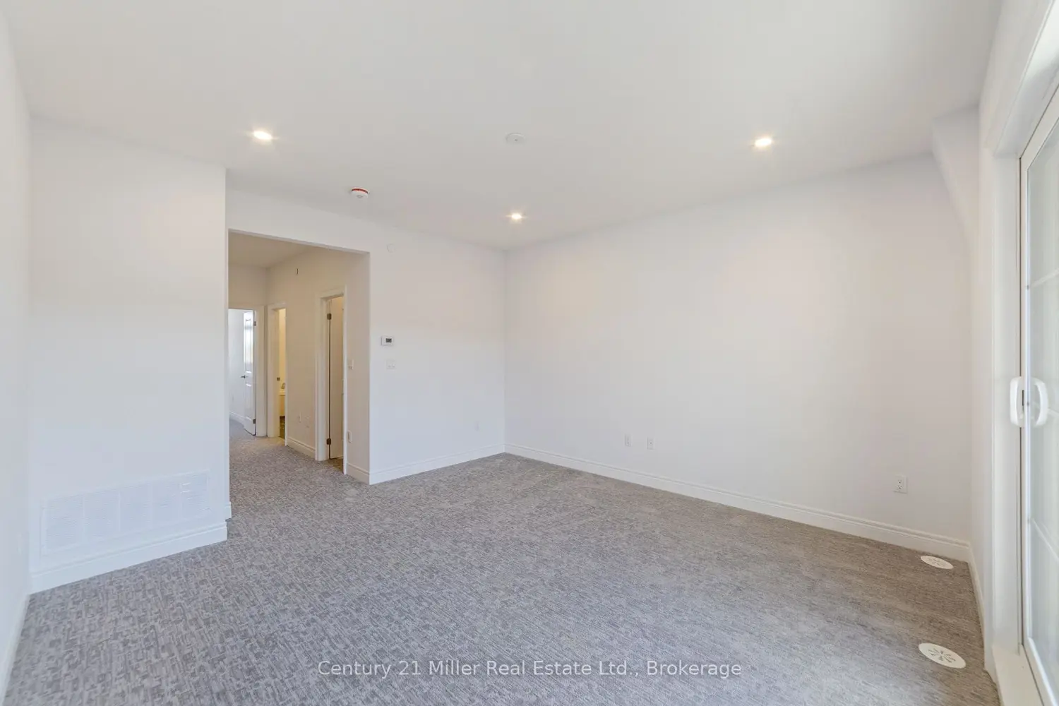 Additional image 6 of 2140 Trafalgar Road 43