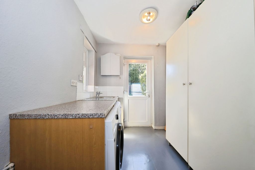 Additional image 5 of 4 bed detached house for saleStokesay Avenue, Perton Wolverhampton, Staffordshire WV6