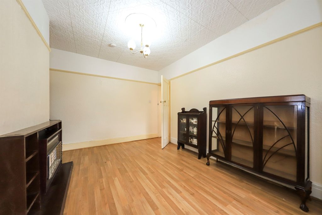 Additional image 7 of 4 bed semi-detached house for saleSedgley Road, Penn Common, Wolverhampton WV4