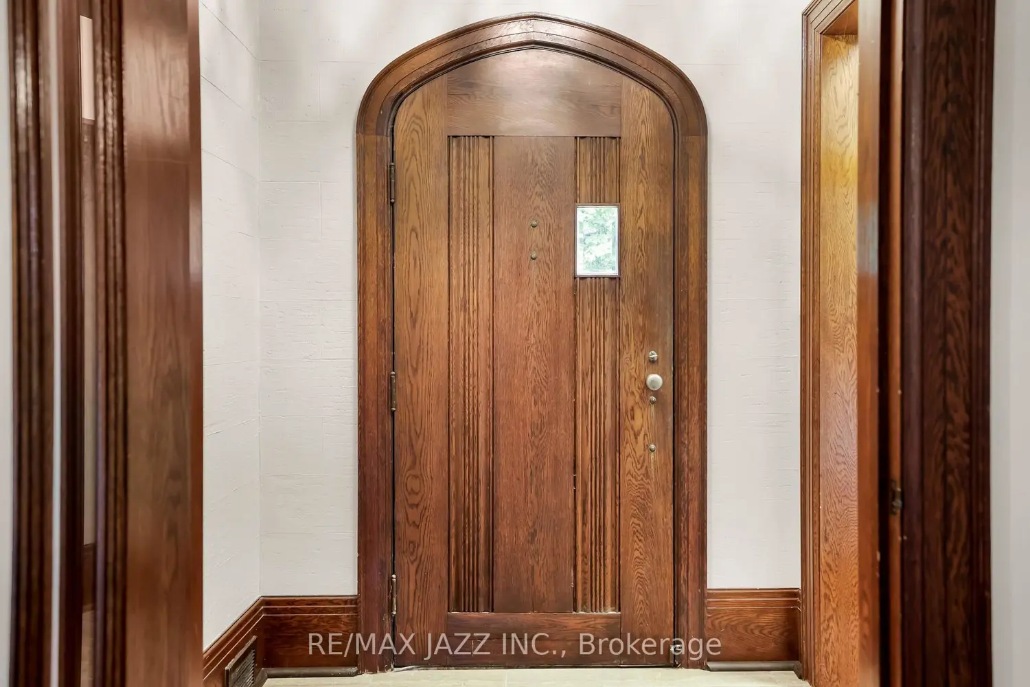 Additional image 4 of 690 Bessborough Drive