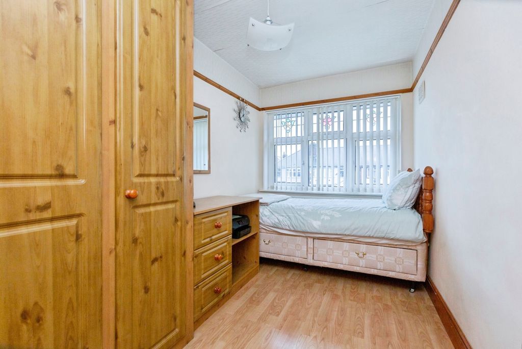Additional image 11 of 5 bed semi-detached house for saleChesterfield Road, Leicester, Leicestershire LE5