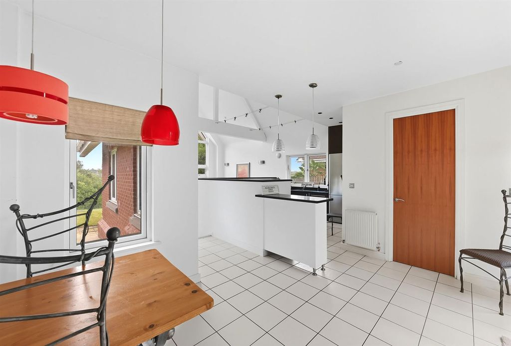 Additional image 17 of 5 bed detached house for saleFreshwater Drive, Weston, Cheshire CW2