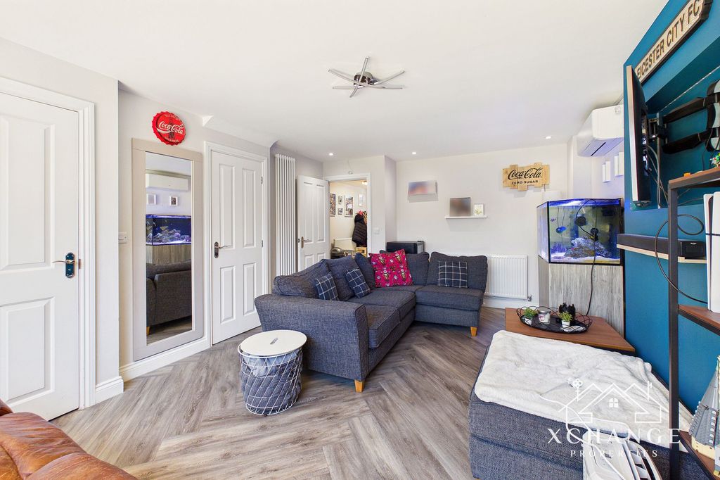 Additional image 8 of 4 bed semi-detached house for saleOaklands Drive, Earl Shilton LE9