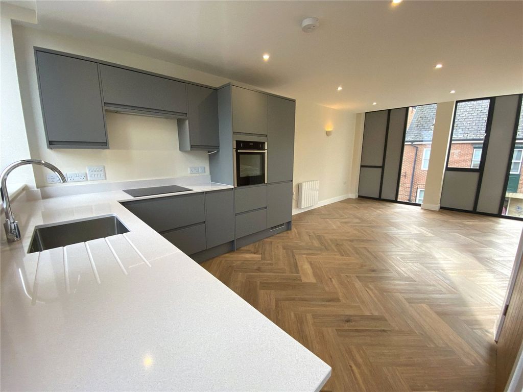 Additional image 3 of 1 bed flat for saleRollestone House, 8-12 Rollestone Street, Salisbury SP1