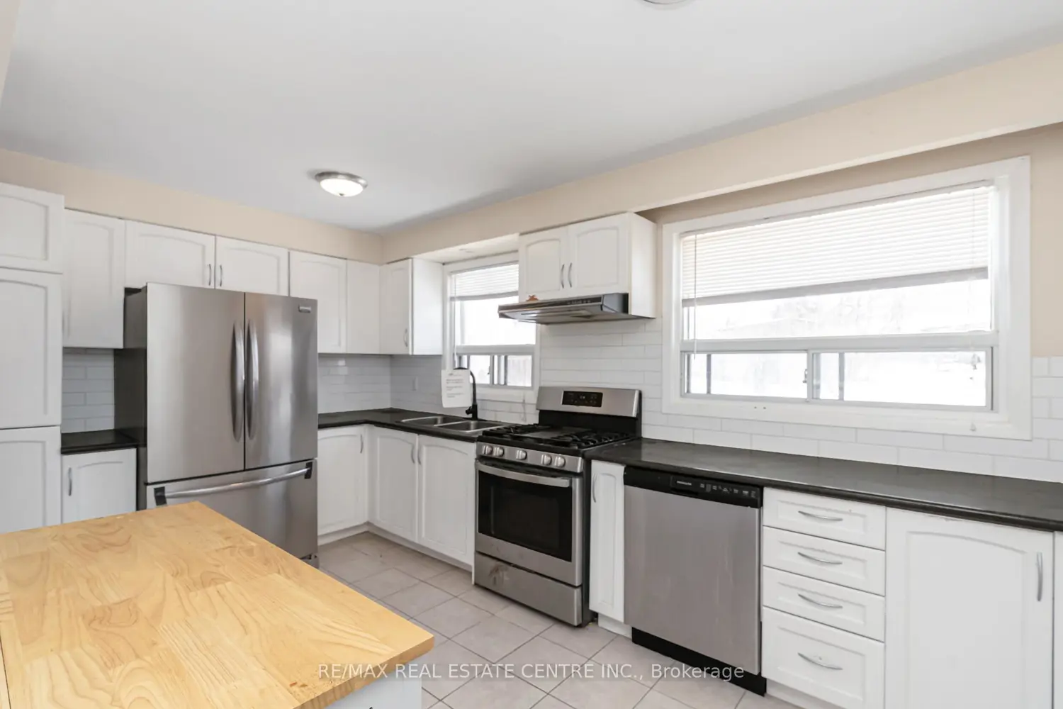 Additional image 10 of 1 Stanwood Crescent