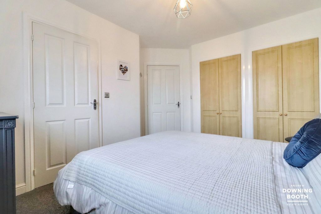 Additional image 12 of 2 bed flat for salePear Tree Close, Lichfield WS14