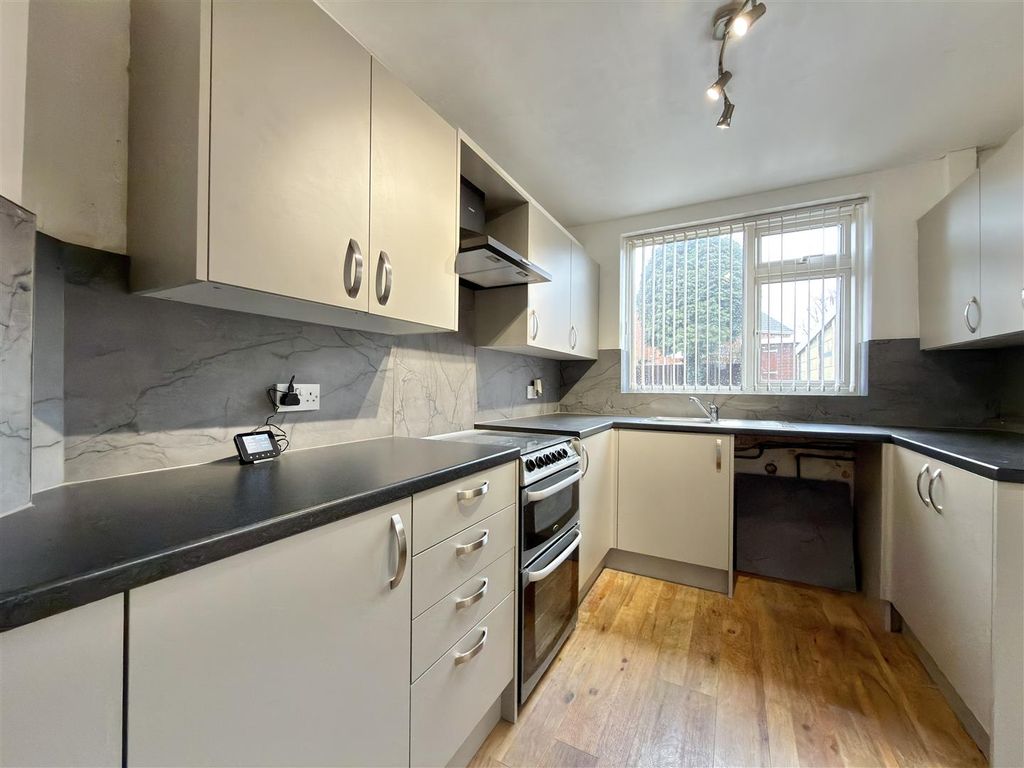 Additional image 13 of 3 bed semi-detached house for saleWoodgate Drive, Birstall, Leicester LE4