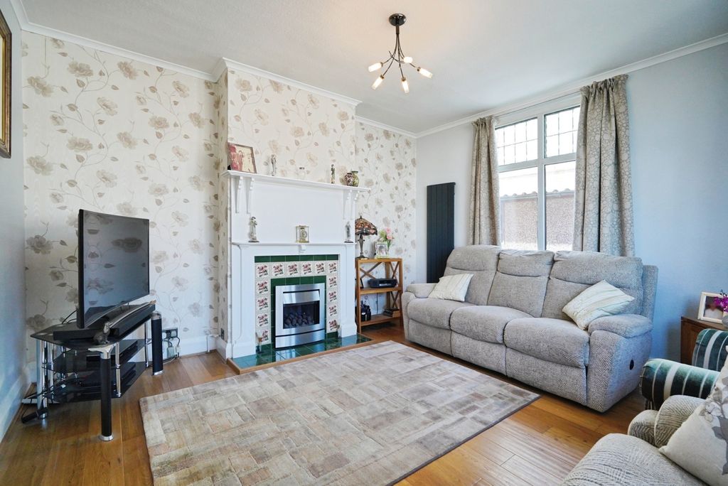 Additional image 4 of 3 bed semi-detached house for saleHenhurst Hill, Burton-On-Trent, Staffordshire DE13