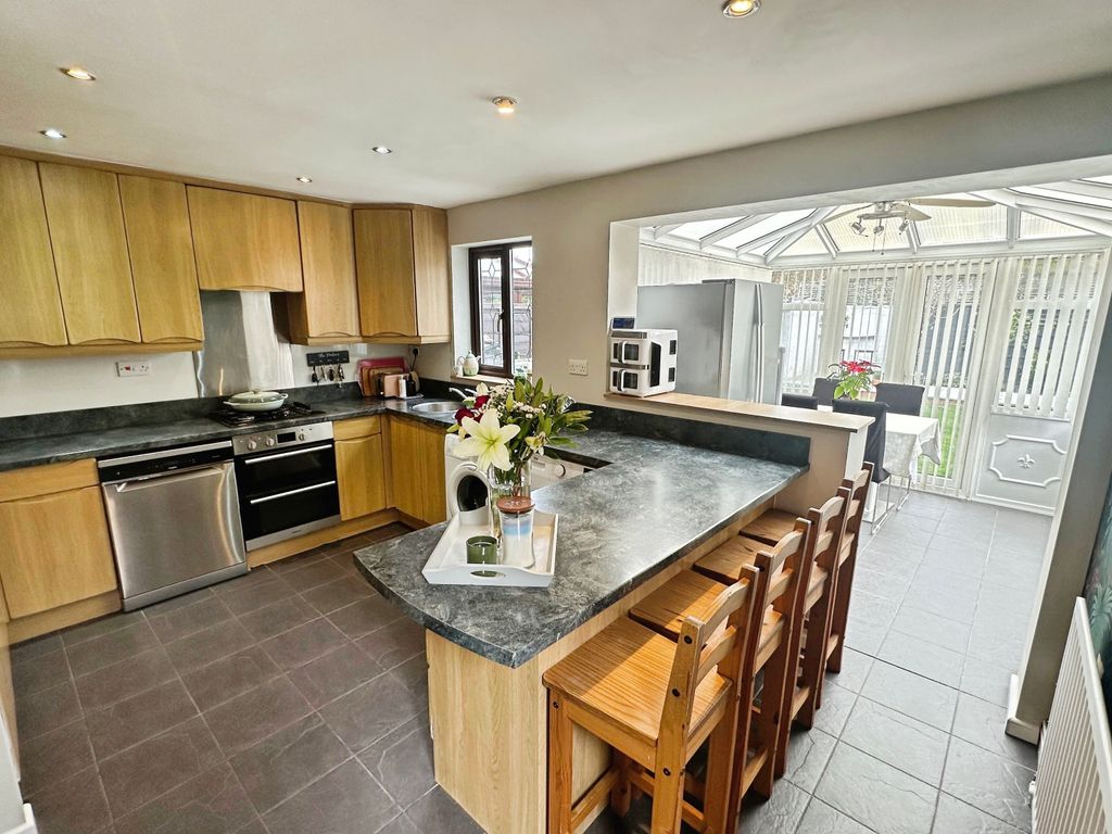 Additional image 2 of 4 bed detached house for saleFurnace Close, Wolverhampton WV5