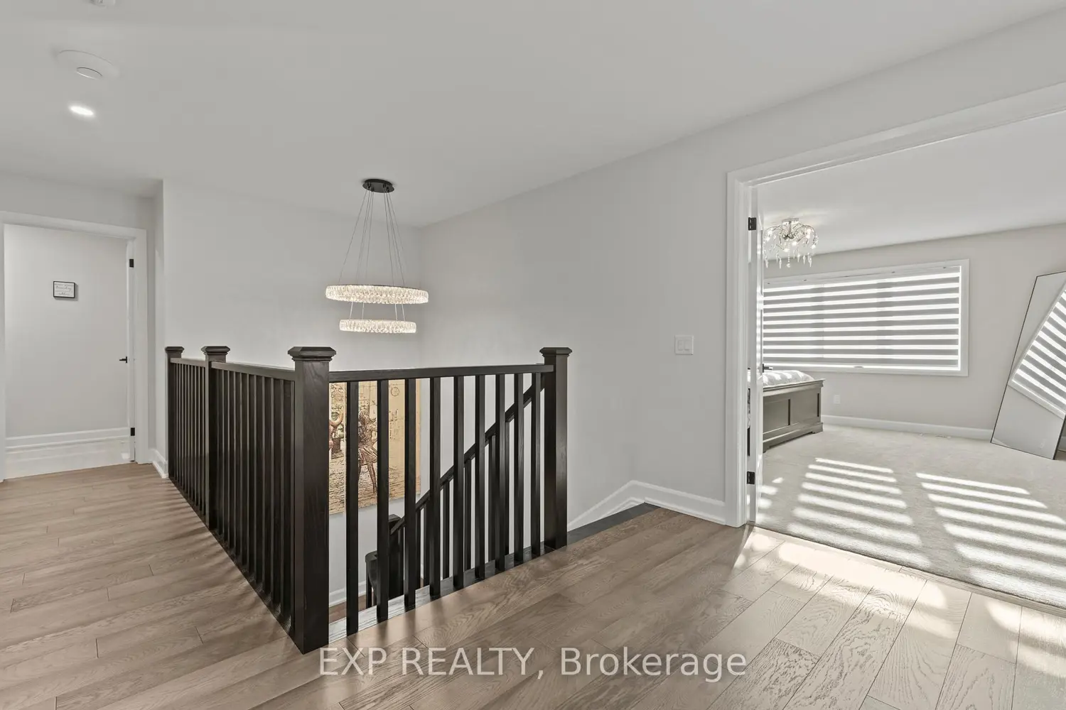 3919 Mitchell Crescent photo 4