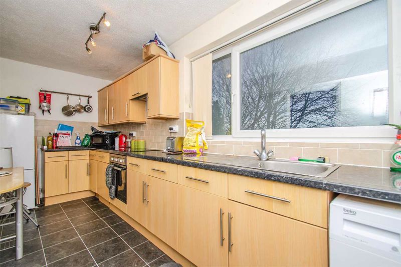 2 bed flat for saleArmitage House, Hobs Road, Lichfield WS13 photo 4
