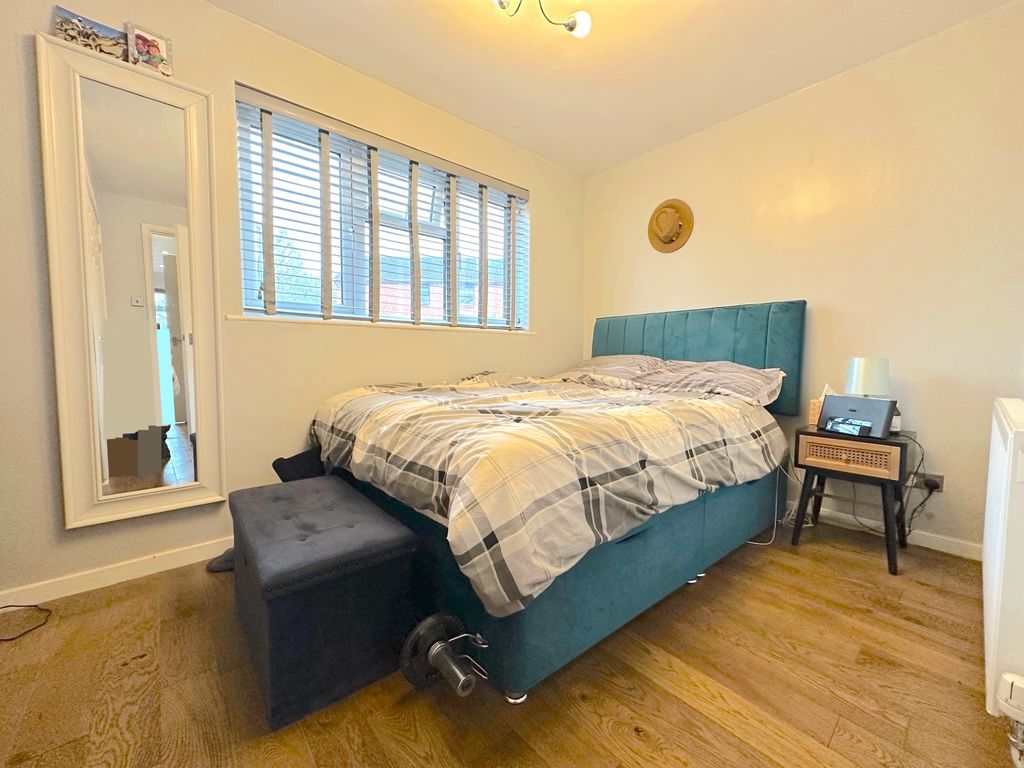 Additional image 6 of 1 bed flat for saleMelrose Drive, Perton, Wolverhampton WV6