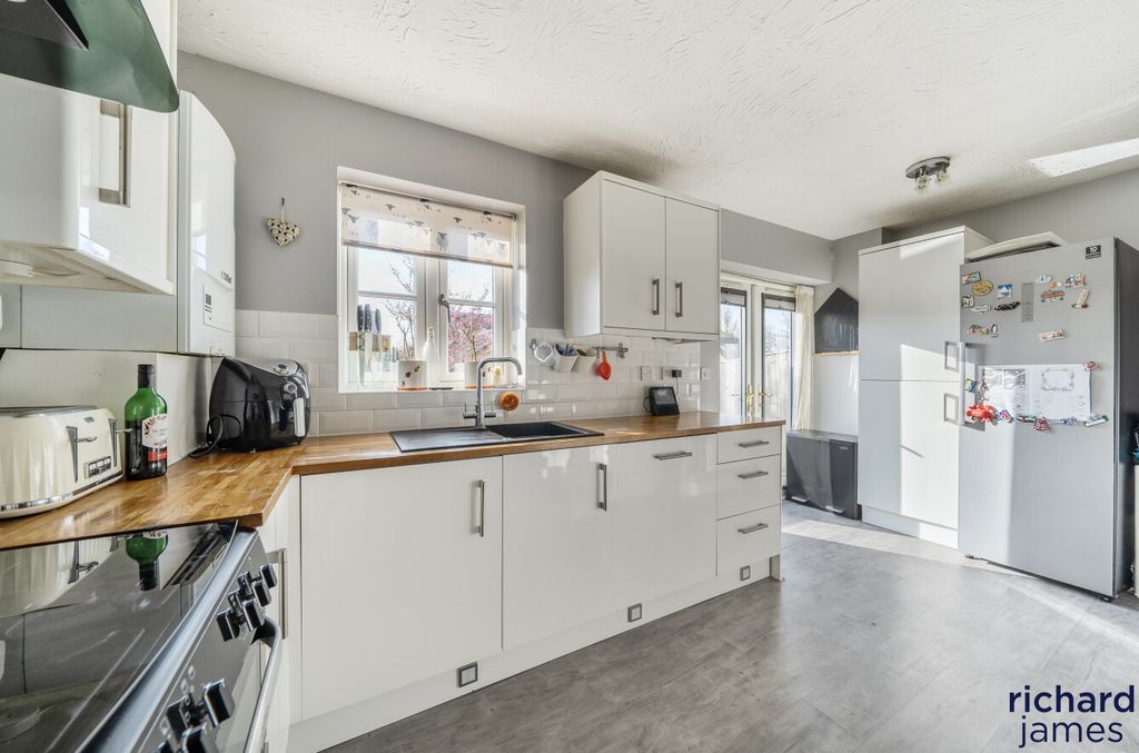 Additional image 3 of 4 bed detached house for saleSkew Bridge Close, Royal Wootton Bassett SN4