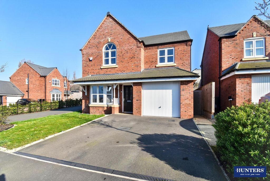 4 bed detached house for saleMorcom Drive, Leicester LE2 photo 4