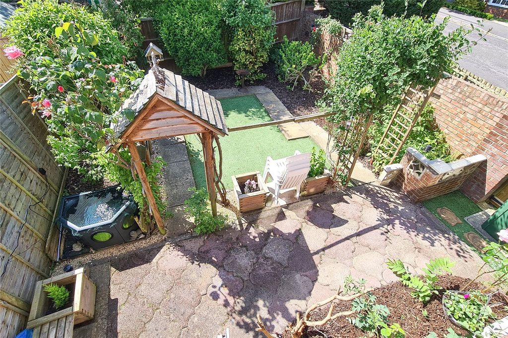 4 bed detached house for saleShepherds Mead, Dilton Marsh BA13 photo 4
