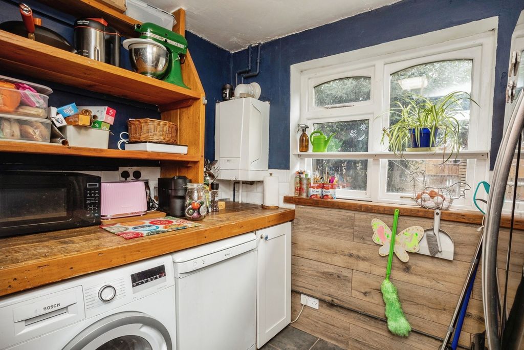 Additional image 16 of 4 bed semi-detached house for saleLawrence Way, Loughborough, Leicestershire LE11
