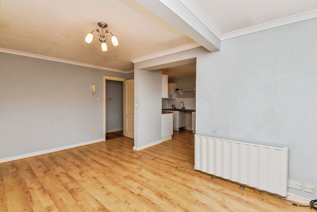 Additional image 8 of 2 bed flat for saleMorse Close, Chippenham SN15