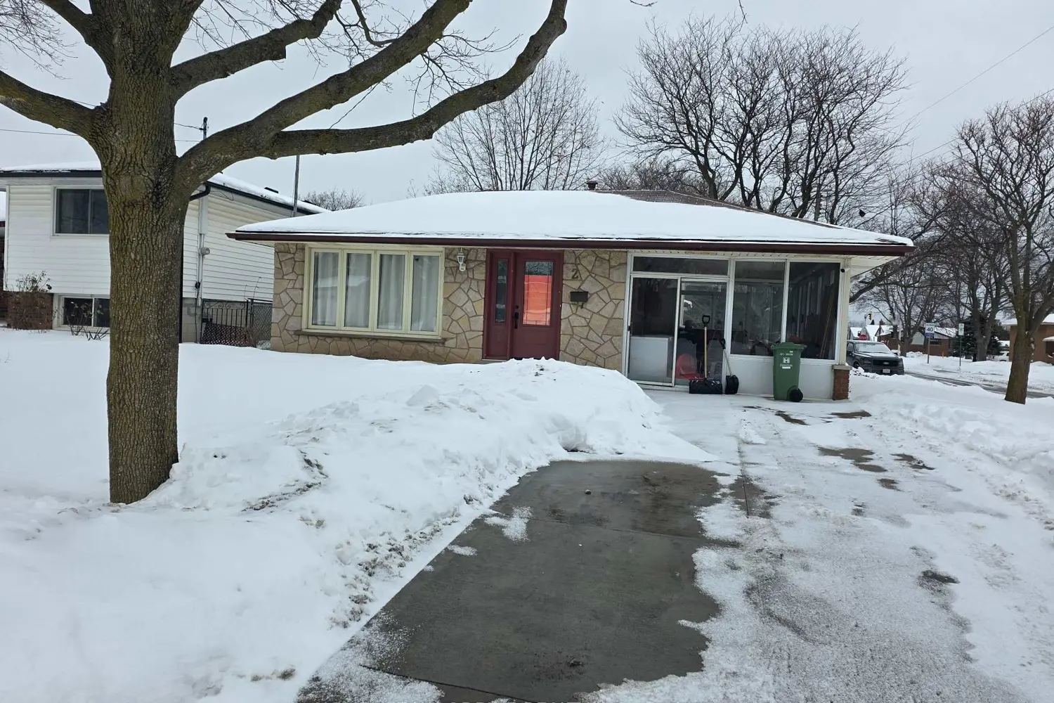 2 Rideau Crescent