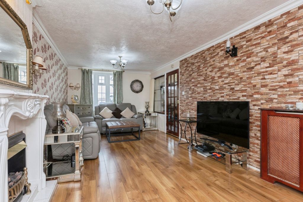 Additional image 8 of 3 bed semi-detached house for saleHolkham Avenue, Leicester, Leicestershire LE4